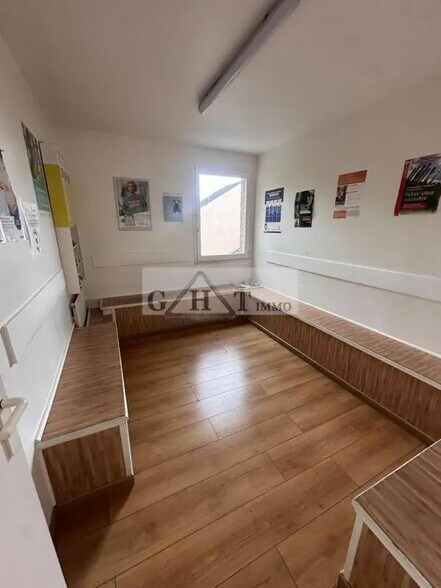 Office in Cergy for lease - Building Photo - Image 1 of 4