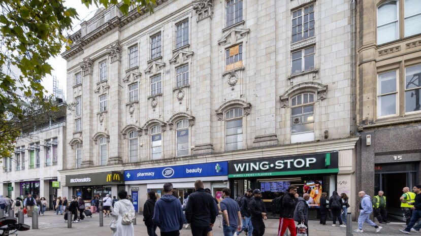 11-13 Piccadilly, Manchester à vendre - Photo principale - Image 1 de 3