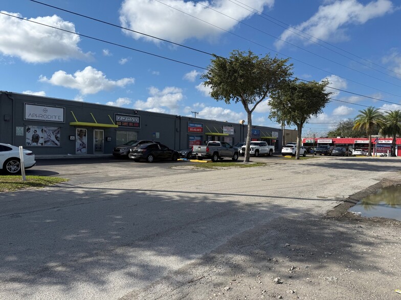 1600-1622 NE 205th Ter, Miami, FL for lease - Building Photo - Image 2 of 14