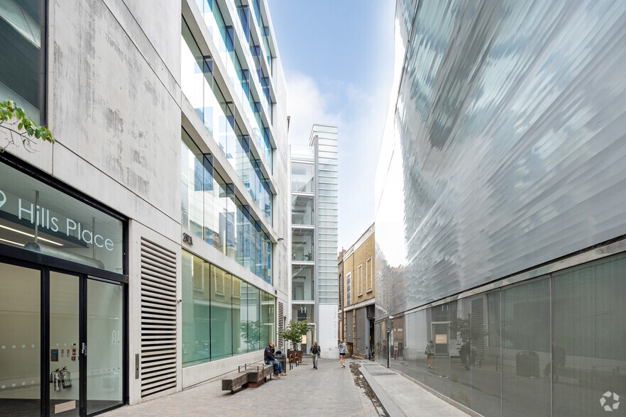 11 Hills Pl, London for lease - Building Photo - Image 2 of 34