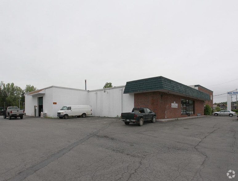 102 Quaker Rd, Queensbury, NY for lease - Building Photo - Image 2 of 2