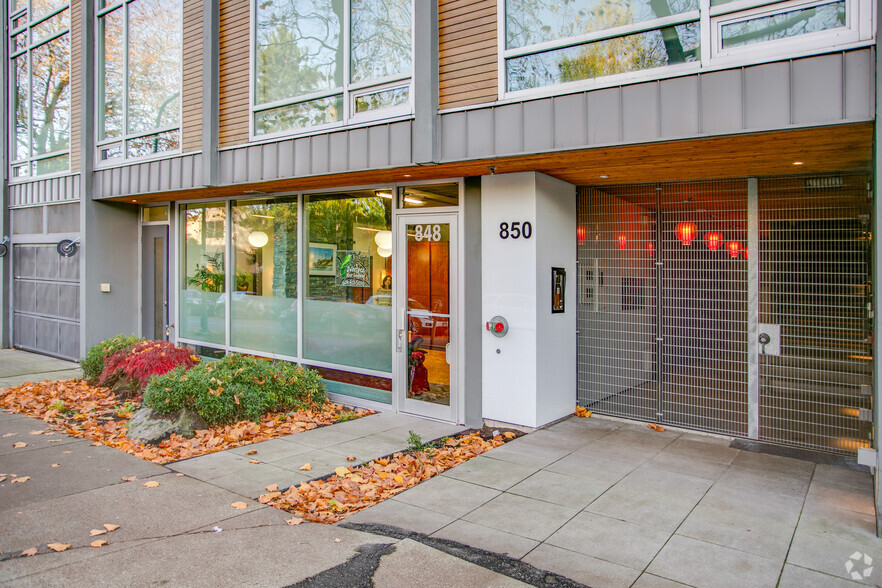 846-850 W 8th Ave, Vancouver, BC for sale - Building Photo - Image 2 of 7