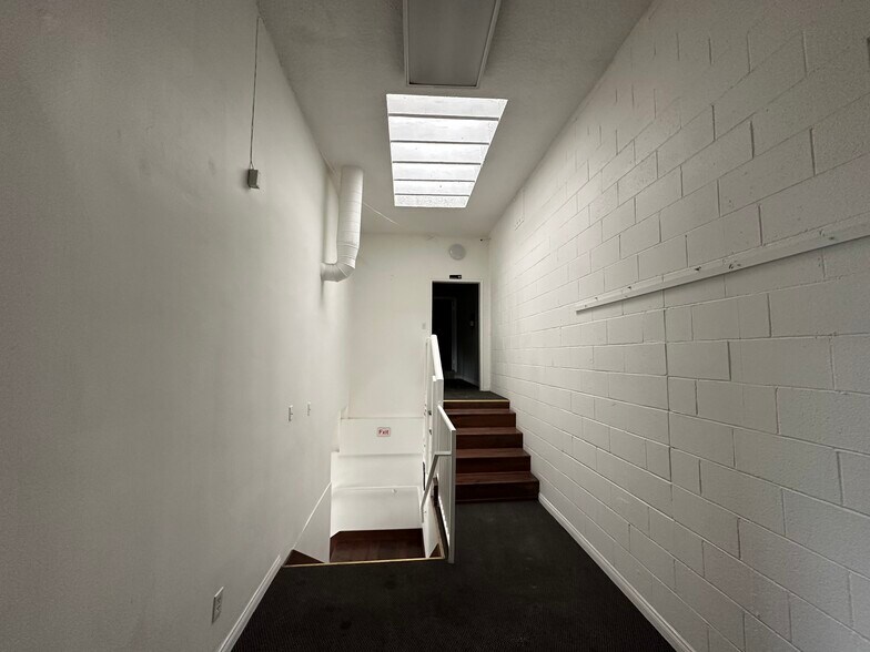 1735 Hale St, Glendale, CA à louer - Photo du bâtiment - Image 3 de 8