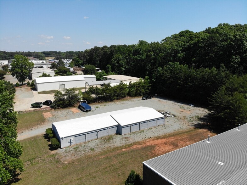 7576 Townsend Dr, Denver, NC for lease - Building Photo - Image 2 of 8