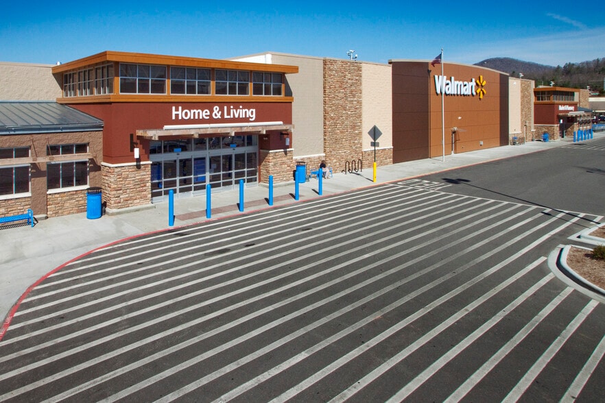 200 Watauga Village Dr, Boone, NC for lease - Building Photo - Image 2 of 3