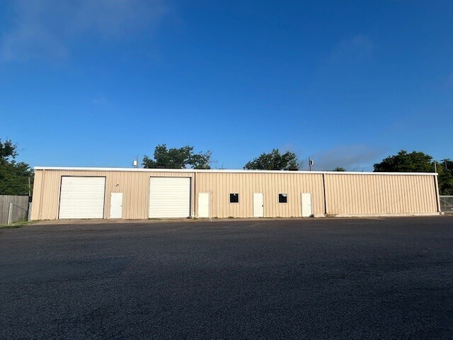 162 General Bruce Dr, Temple, TX à louer - Photo du bâtiment - Image 2 de 5