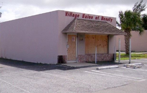 558 E Gateway Blvd, Boynton Beach, FL for sale Primary Photo- Image 1 of 2