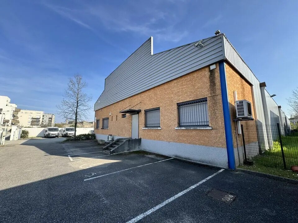 14 Rue Douaumont, Villeurbanne for lease Building Photo- Image 1 of 7