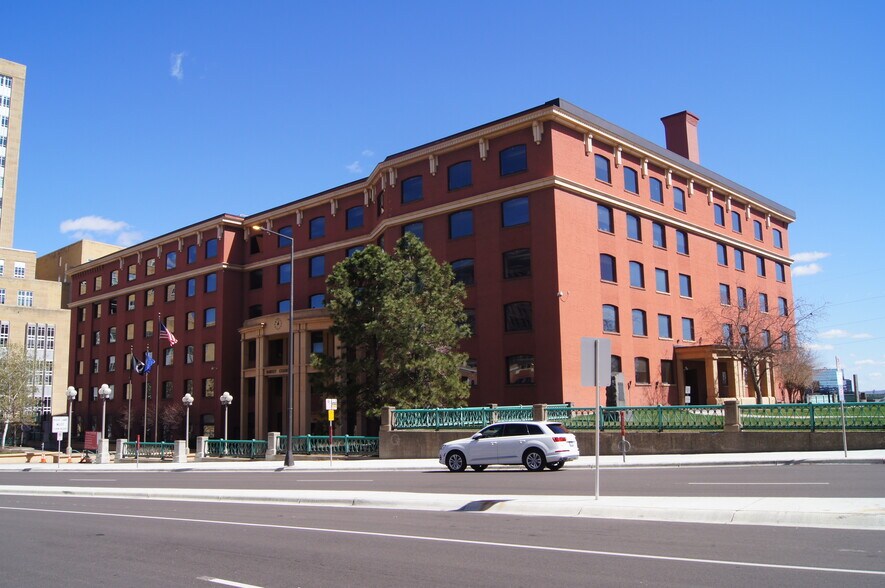 160 Kellogg Blvd E, Saint Paul, MN à vendre - Photo du bâtiment - Image 1 de 13