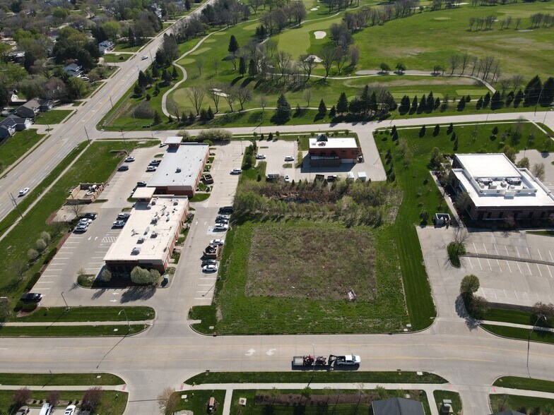 1845 90th St, West Des Moines, IA à louer - Photo du bâtiment - Image 2 de 4