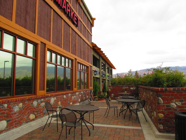 1620 Robb Dr, Reno, NV à louer - Photo du bâtiment - Image 3 de 12