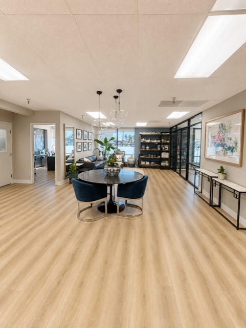 2183 Fairview Rd, Costa Mesa, CA à louer Photo intérieure- Image 1 de 7