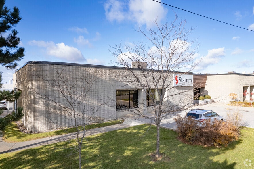 180 Norelco Dr, Toronto, ON for sale - Primary Photo - Image 1 of 1
