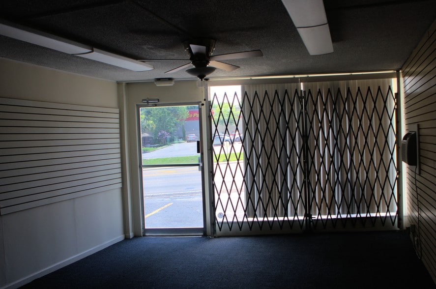1707 N Monroe St, Tallahassee, FL à vendre - Photo du bâtiment - Image 2 de 10