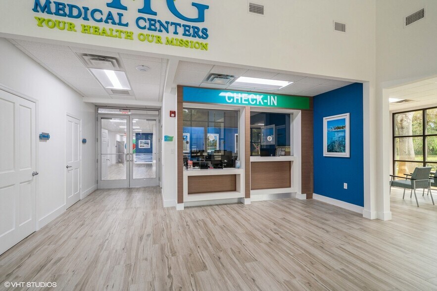 3333 20th St, Vero Beach, FL à vendre - Photo du bâtiment - Image 2 de 52