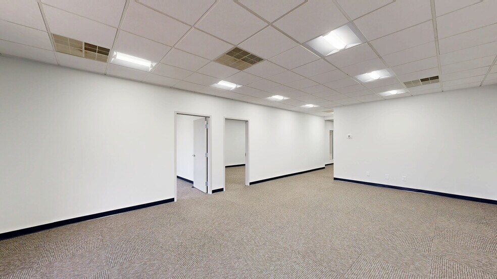 5009-5015 W WT Harris Blvd, Charlotte, NC à louer - Numérisation 3D de Matterport - Image 2 de 18