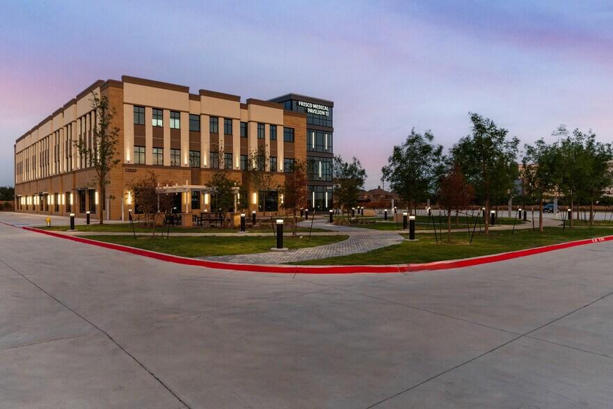 12850 Dallas Pky, Frisco, TX à louer - Photo du bâtiment - Image 3 de 33