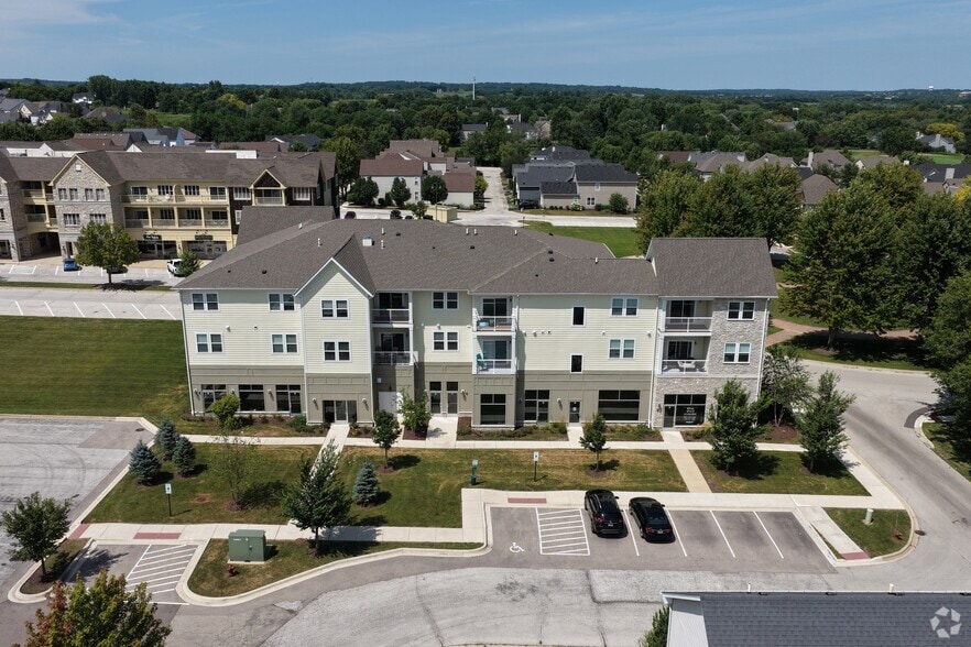 39w201 Herrington Blvd, Geneva, IL for lease - Matterport Community - Image 2 of 6