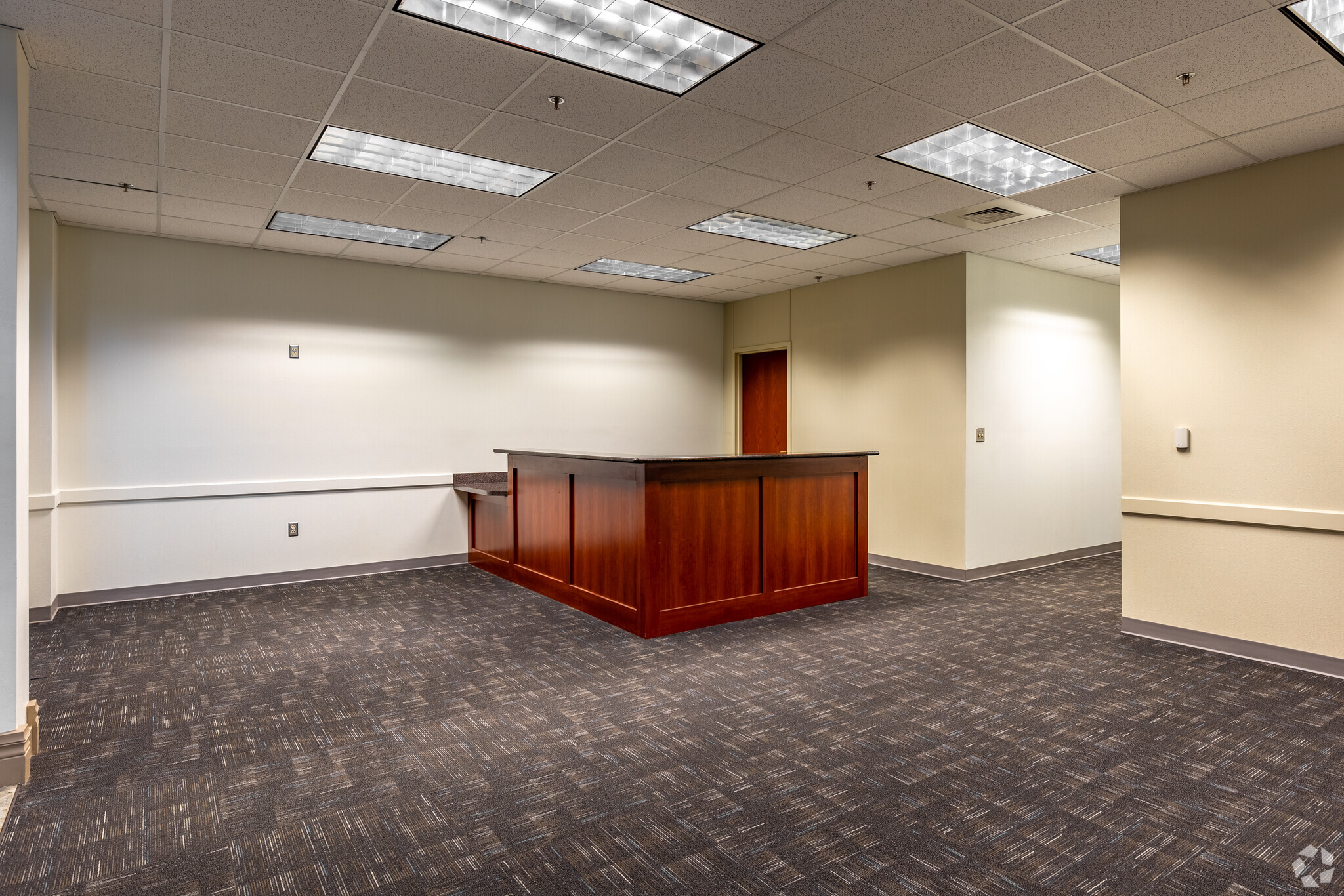 5307 W Loop 289, Lubbock, TX for lease Interior Photo- Image 1 of 7