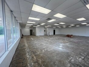 4030-4330 SE 29th St, Oklahoma City, OK for lease Interior Photo- Image 1 of 6