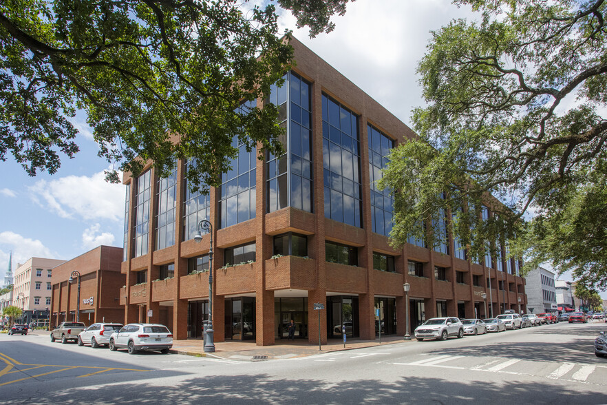 33 Bull St, Savannah, GA for lease - Building Photo - Image 1 of 2