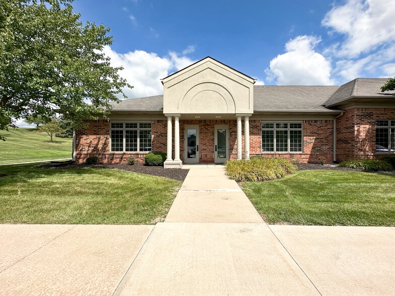 901 Chestnut Hills Pky, Fort Wayne, IN à vendre - Photo du bâtiment - Image 3 de 10