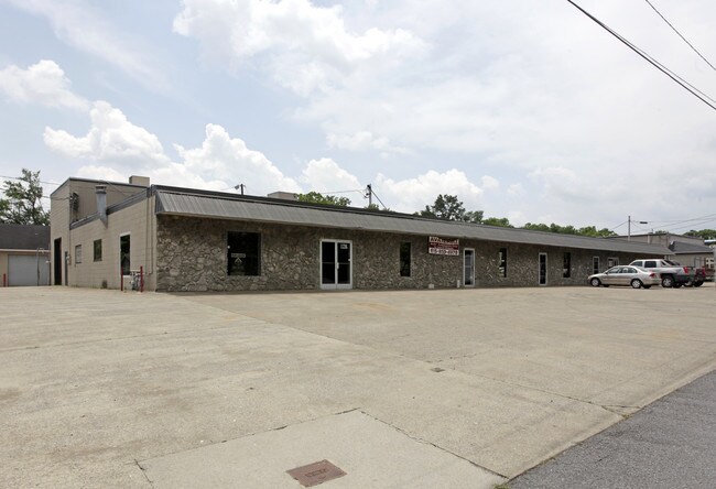 Plus de détails pour 126-128 Volunteer Dr, Hendersonville, TN - Local d'activités à louer