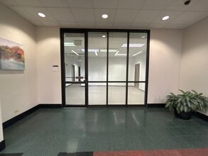 701 Lee St, Des Plaines, IL for lease Building Photo- Image 2 of 9