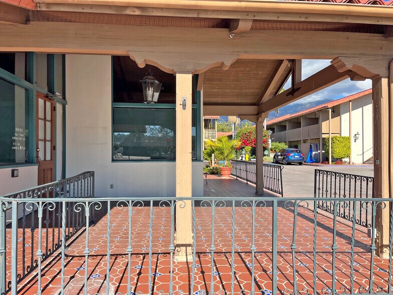3860 State St, Santa Barbara, CA à louer - Photo du bâtiment - Image 3 de 5