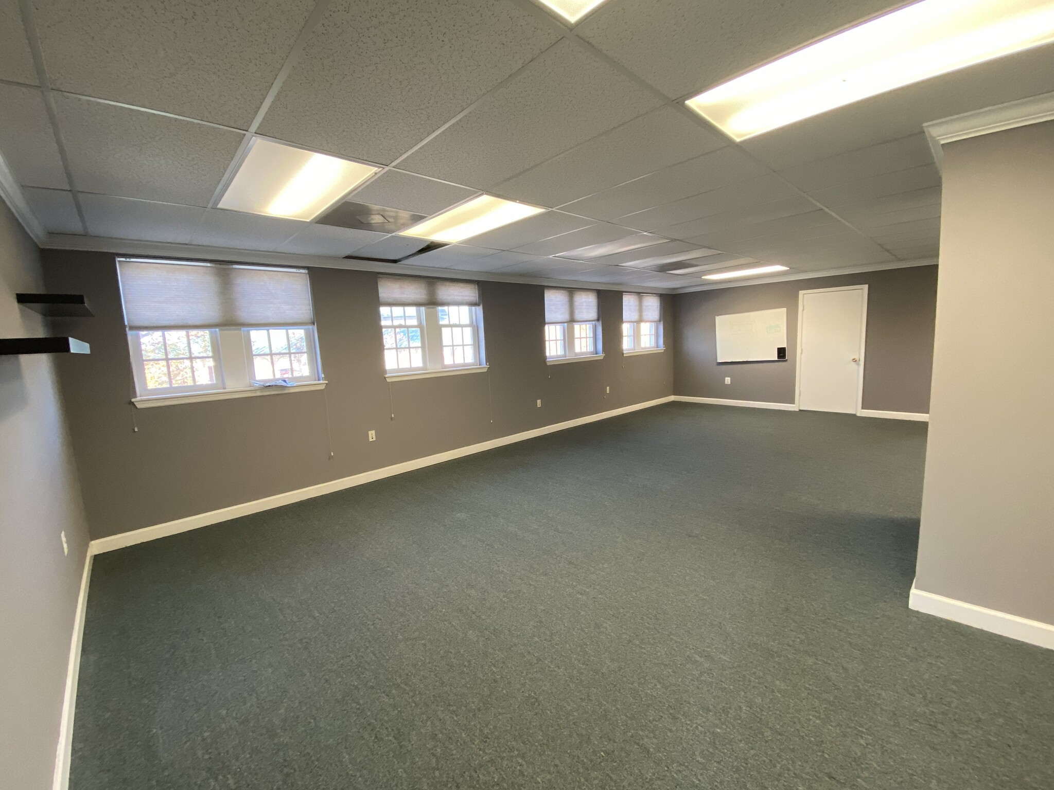 9411-9417 West St, Manassas, VA for lease Interior Photo- Image 1 of 6