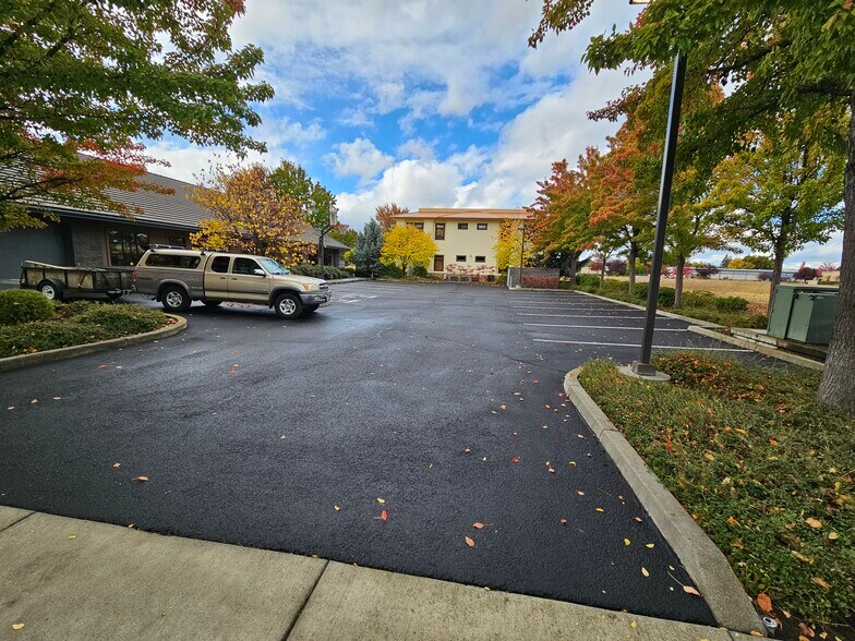 831 O'Hare Pky, Medford, OR à louer - Autre - Image 3 de 28