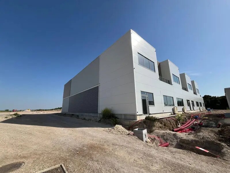 Route De Martigues, Marignane à vendre Photo du bâtiment- Image 1 de 16