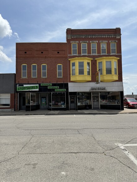 832 Avenue G, Fort Madison, IA for sale - Building Photo - Image 2 of 24