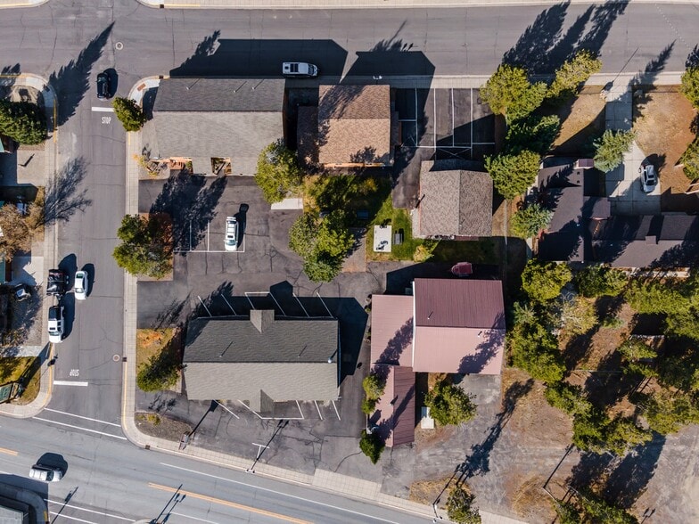 229 N Hayden St, West Yellowstone, MT à vendre - Photo du bâtiment - Image 3 de 44