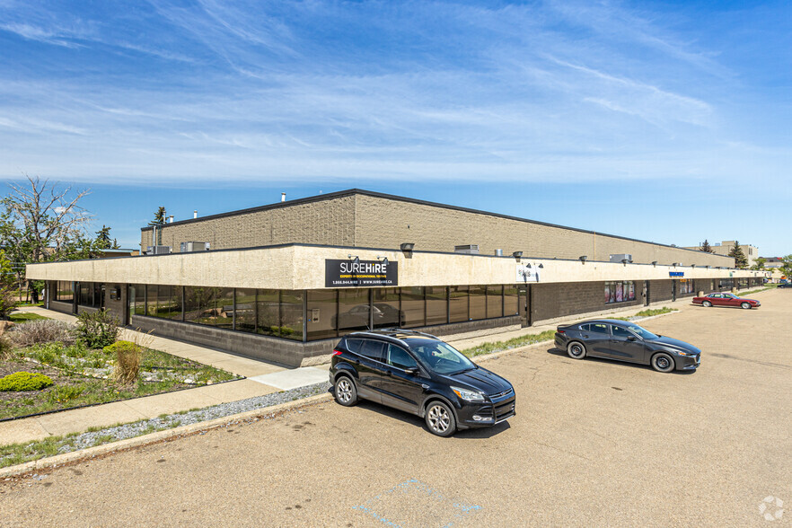 4900-4990 93 Av NW, Edmonton, AB à louer - Photo du bâtiment - Image 2 de 7