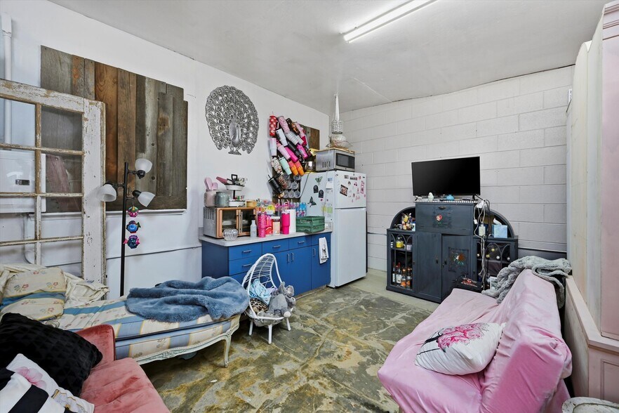 3940 Main St, Kelseyville, CA à vendre - Photo du bâtiment - Image 3 de 31