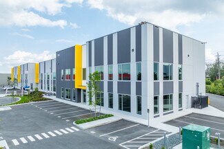 Plus de détails pour 7915 130 St, Surrey, BC - Industriel à vendre