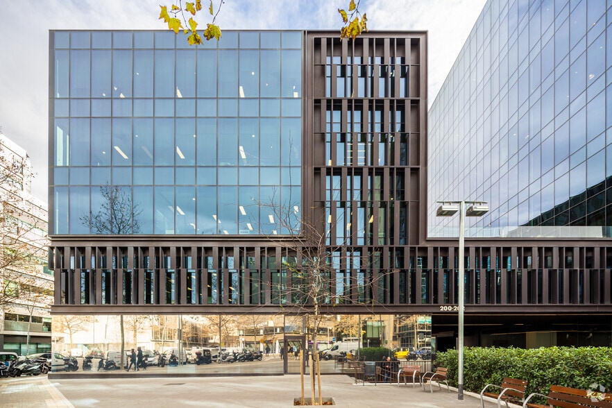 Carrer de la Llacuna, 63-73, Barcelona, Barcelona for lease - Building Photo - Image 2 of 3