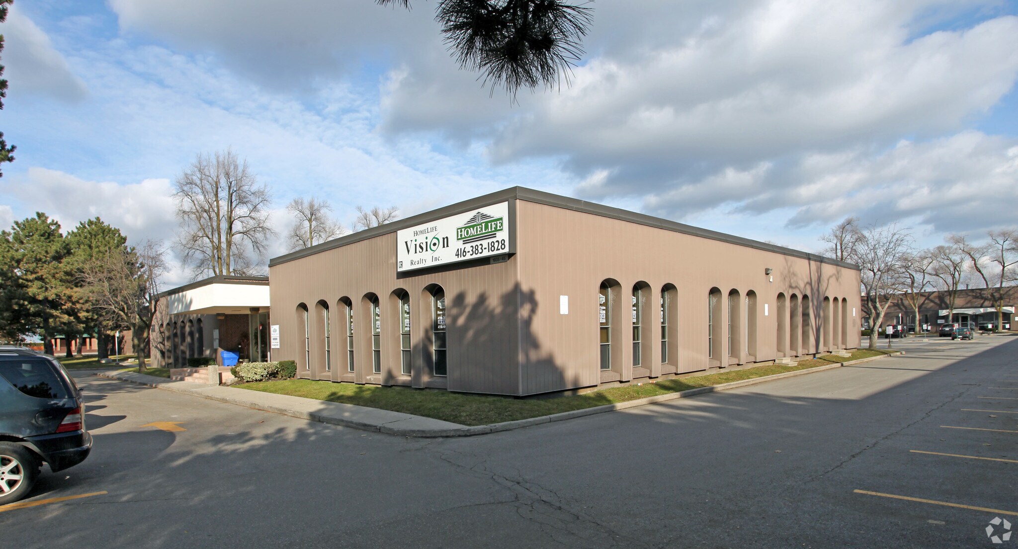 1935-1945 Leslie St, Toronto, ON à vendre Photo principale- Image 1 de 1