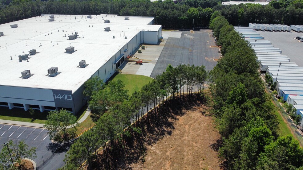 1446 Rock Mountain Blvd, Stone Mountain, GA à louer - Photo du bâtiment - Image 3 de 10