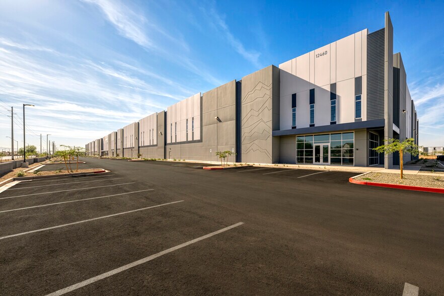 12460 N Dysart Rd, El Mirage, AZ à louer - Photo du bâtiment - Image 2 de 22