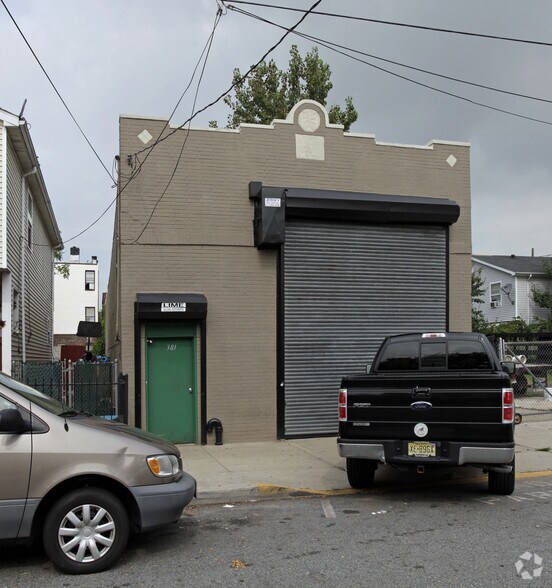 381 Whiton St, Jersey City, NJ à vendre - Photo principale - Image 1 de 2