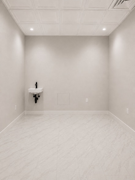 316-342 Washington St, Weymouth, MA for lease - Interior Photo - Image 2 of 9