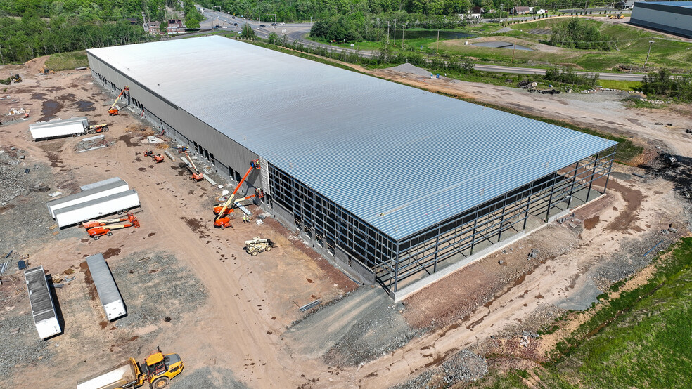 245 Crossroads Boulevard North, Hazle Township, PA for lease - Building Photo - Image 2 of 7