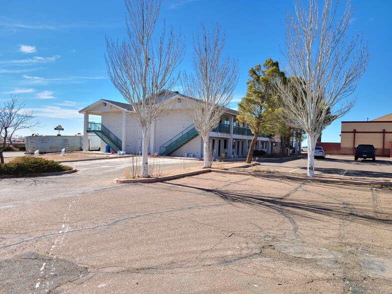 2596 Navajo Blvd, Holbrook, AZ à vendre - Photo du bâtiment - Image 2 de 57