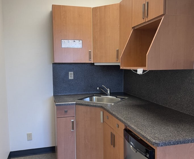 5925 12th St SE, Calgary, AB for lease Interior Photo- Image 1 of 4