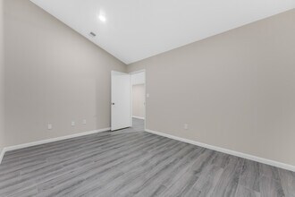 1189 Pineview Dr, Morgantown, WV for lease Interior Photo- Image 2 of 7