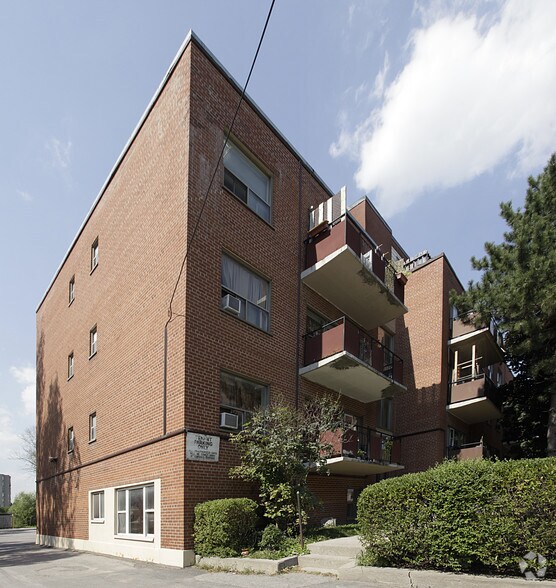 391 Major Mackenzie Dr E, Richmond Hill, ON à vendre - Photo du bâtiment - Image 2 de 13