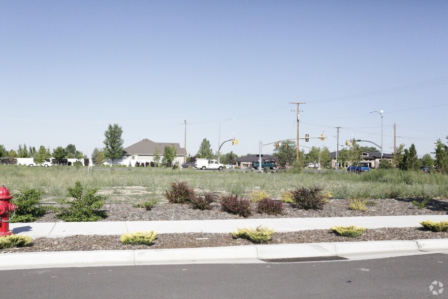 6000 S 3500 W, Roy, UT à vendre - Photo du bâtiment - Image 2 de 2