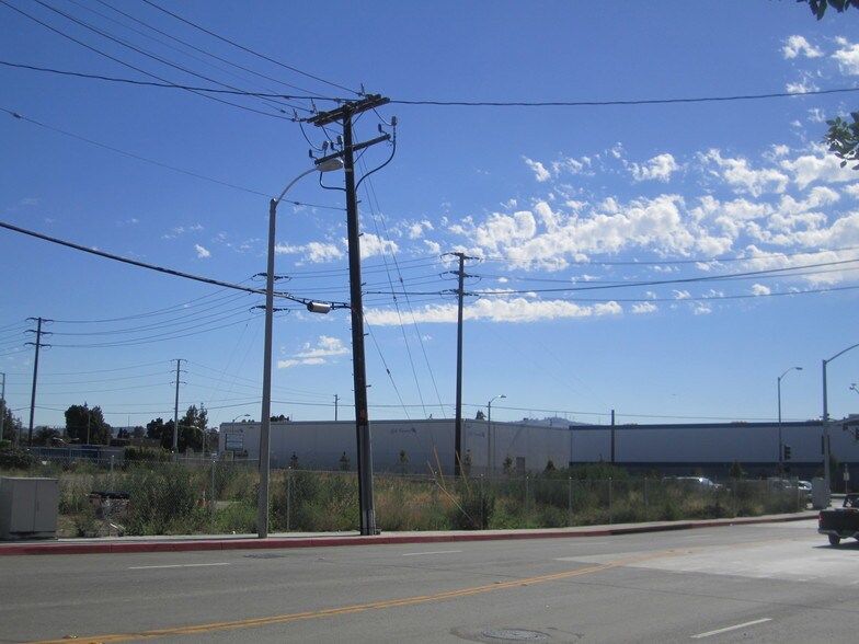 904 Nogales St, City of Industry, CA à vendre - Photo du bâtiment - Image 3 de 9
